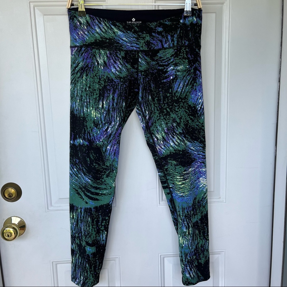 •Tuff Athletics• Soft Patterned Athletic Leggings - Size Medium - Picture 1 of 11